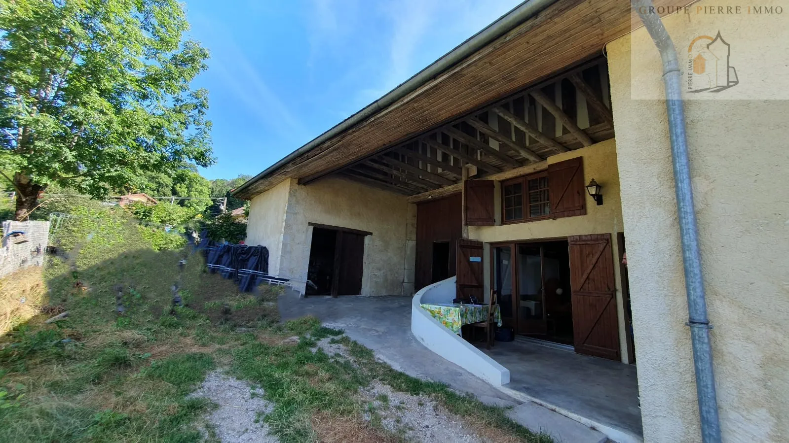 Maison ancienne à Saint Claude, 154 m² avec 6 chambres et grange 