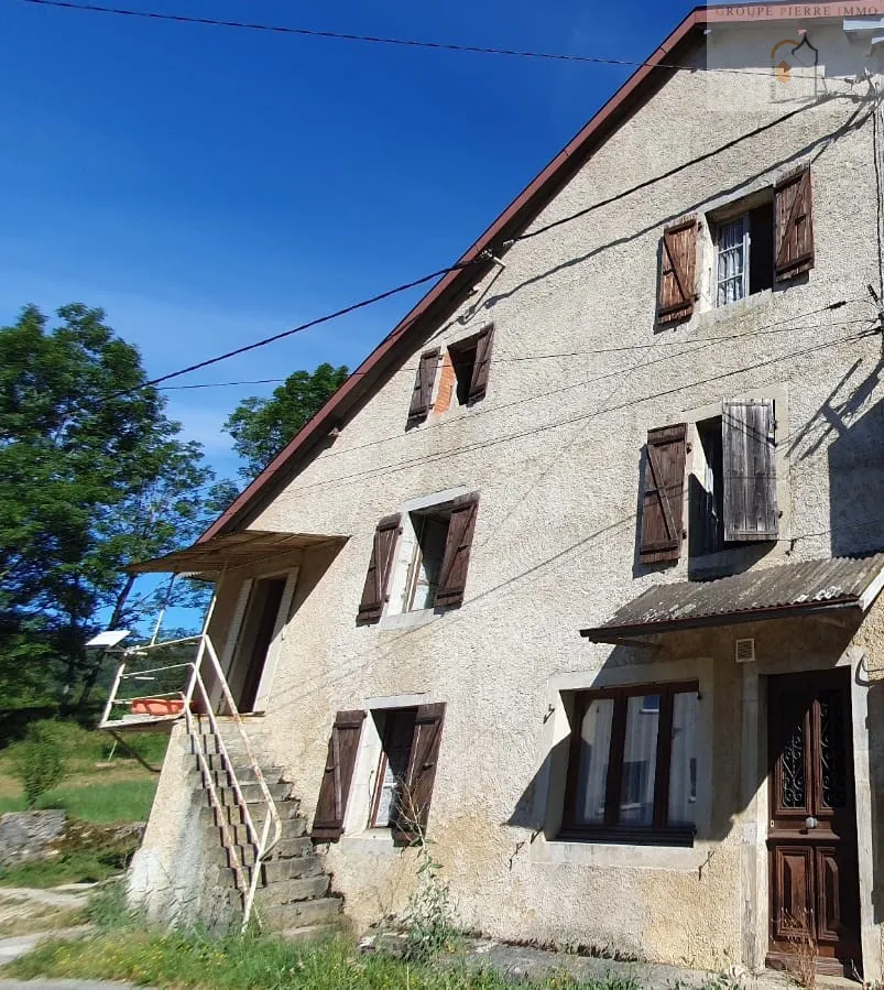 Maison ancienne à Saint Claude, 154 m² avec 6 chambres et grange 