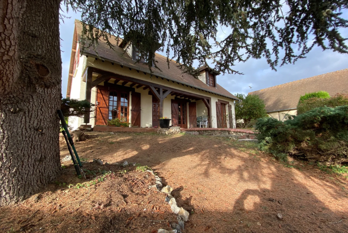 Maison individuelle à vendre à Gasny - 4 chambres, sous-sol total 