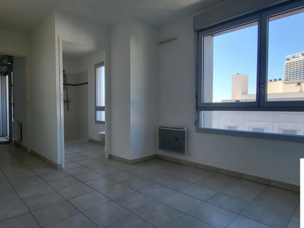 À Vendre : Appartement T2 + Terrasse à Marseille