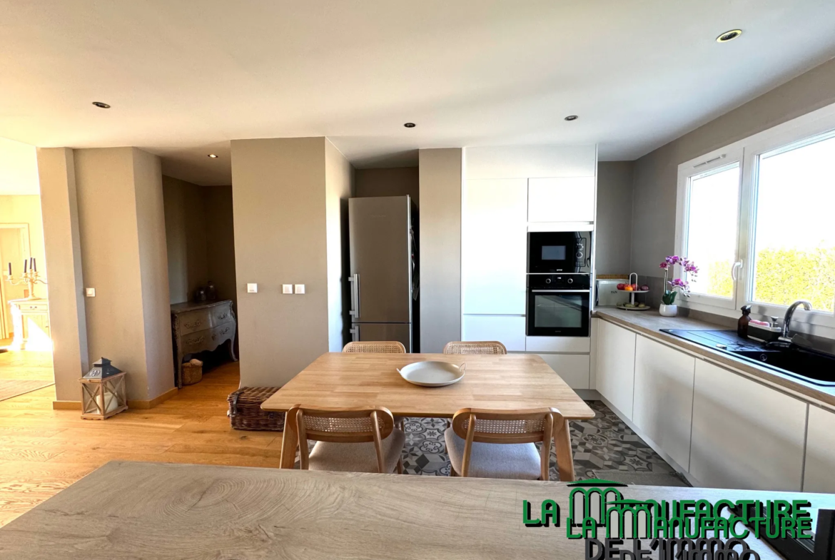 À vendre : Appartement F4 lumineux à Saint-Étienne, dernier étage avec balcon et garage 