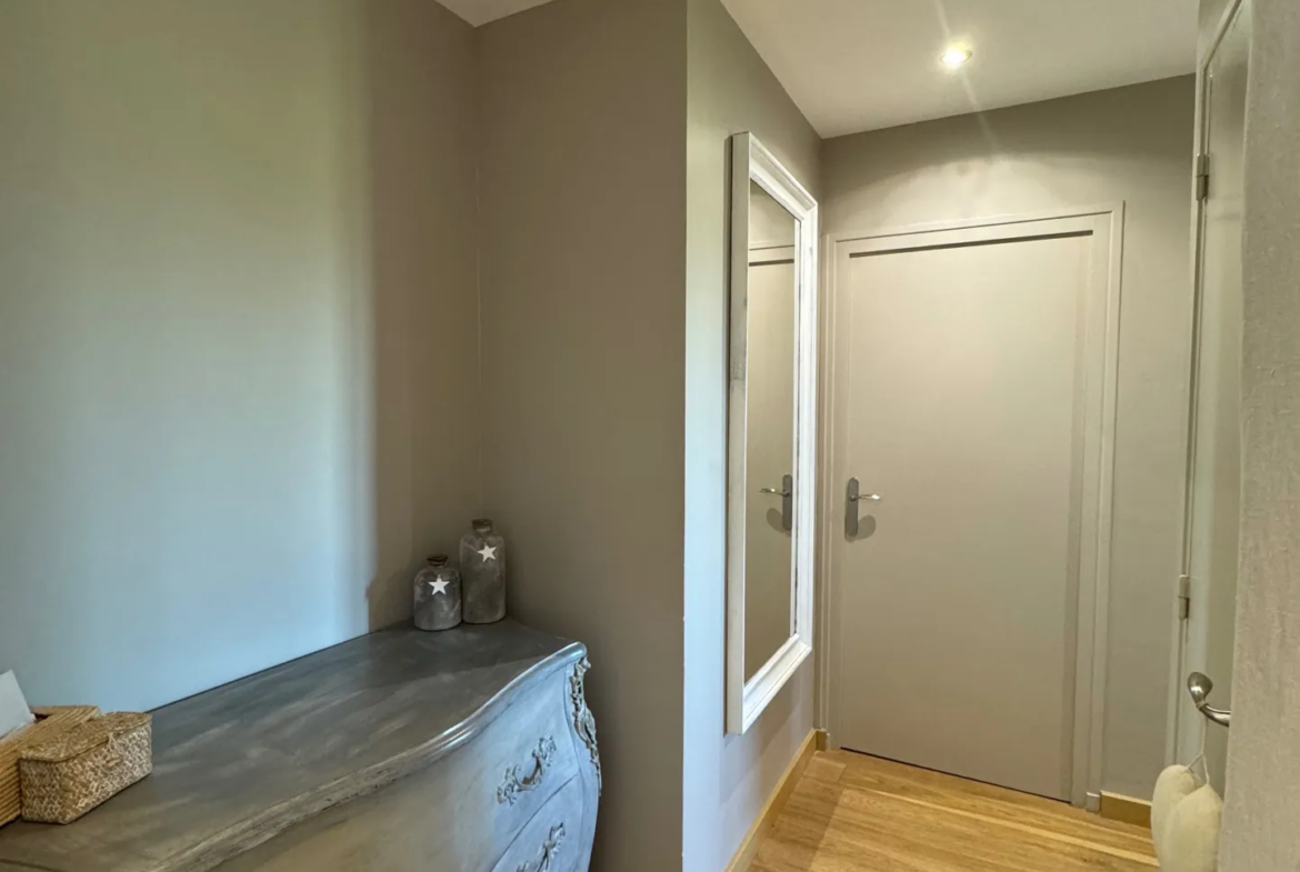 À vendre : Appartement F4 lumineux à Saint-Étienne, dernier étage avec balcon et garage 