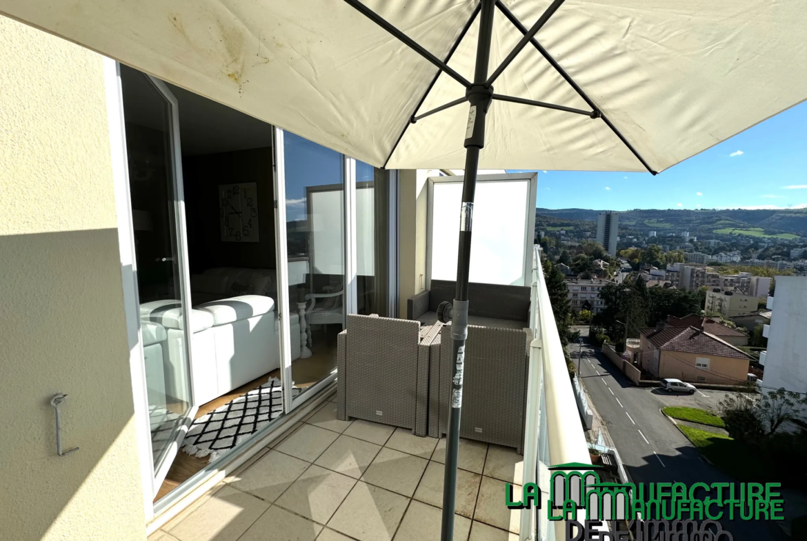 À vendre : Appartement F4 lumineux à Saint-Étienne, dernier étage avec balcon et garage 