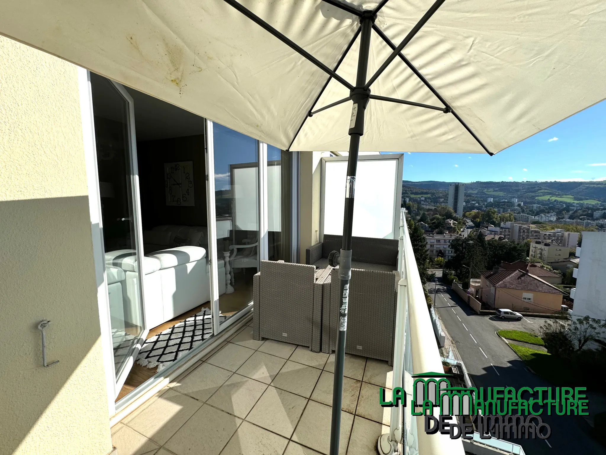 À vendre : Appartement F4 lumineux à Saint-Étienne, dernier étage avec balcon et garage 