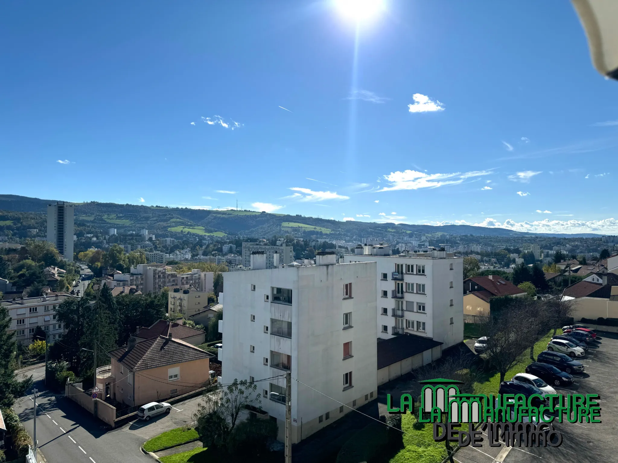 À vendre : Appartement F4 lumineux à Saint-Étienne, dernier étage avec balcon et garage 