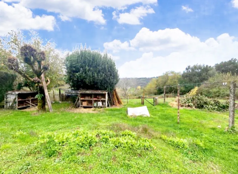 Maison à rénover à Forges, Corrèze - 34 m² sur terrain de 460 m² 