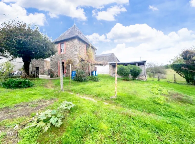 Maison à rénover à Forges, Corrèze - 34 m² sur terrain de 460 m² 