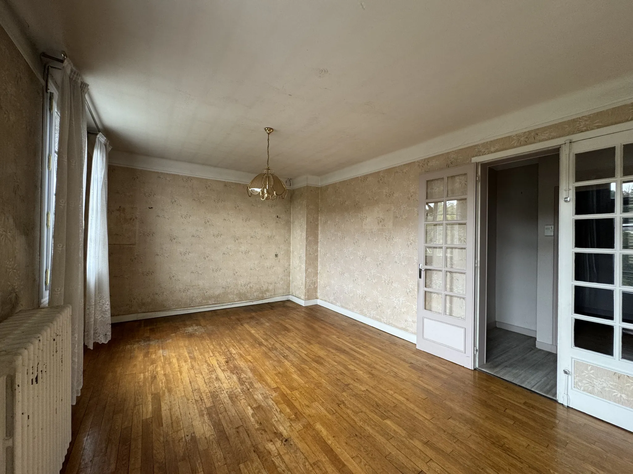 Maison à Tulle en Corrèze avec 2 appartements et garages 