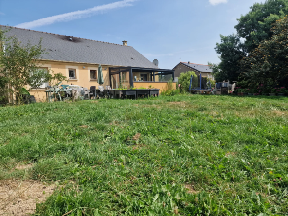 Maison de plain-pied de 110 m² avec jardin à St Aubin des Châteaux