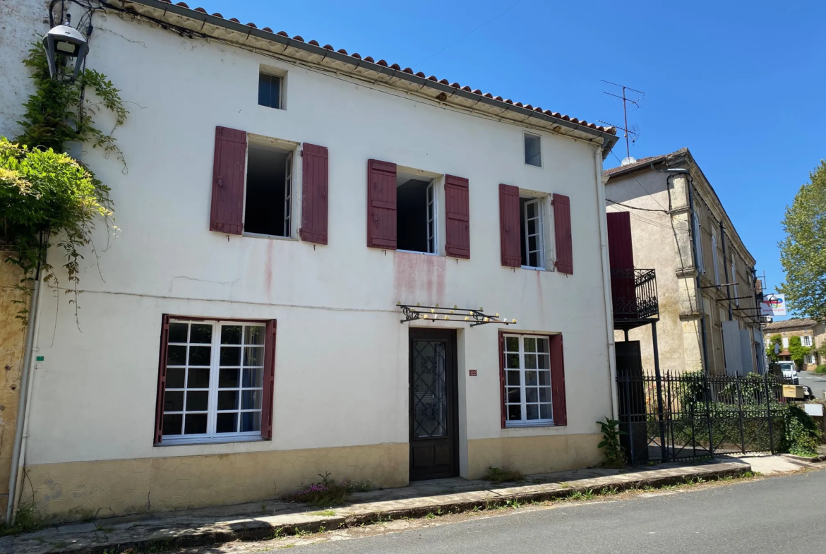 Maison spacieuse à Lacapelle-Biron - 4 chambres, cour et dépendance 