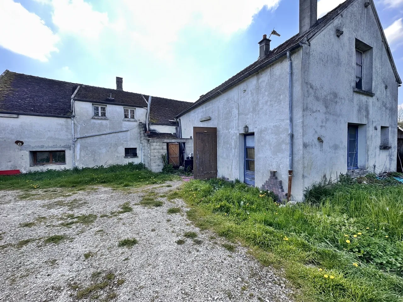 Fermette à rénover à Longueville sur 902 m² de jardin 