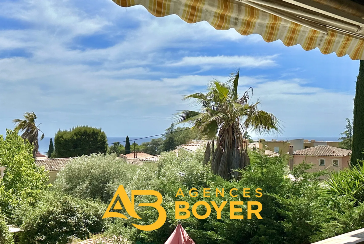 Duplex T3 à Bandol, 56 m² avec terrasse et parking privé 