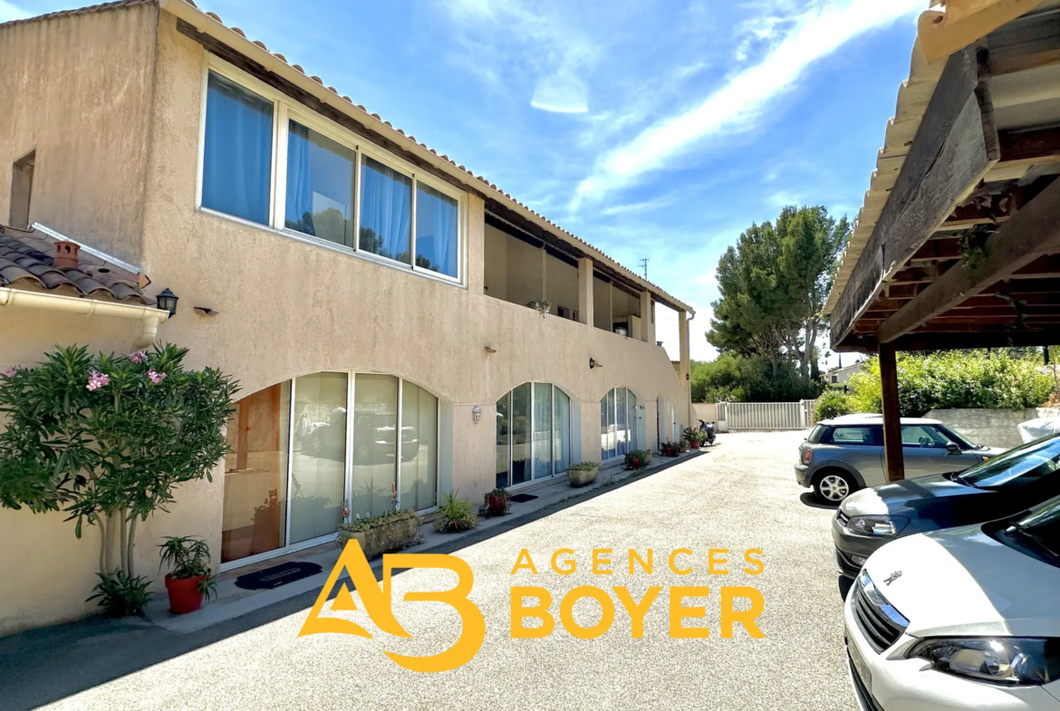 Duplex T3 à Bandol, 56 m² avec terrasse et parking privé 