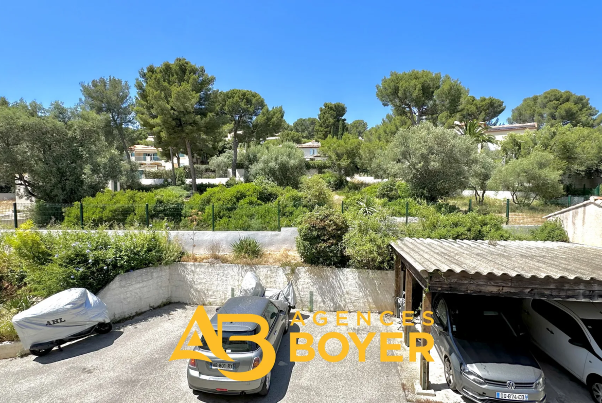 Duplex T3 à Bandol, 56 m² avec terrasse et parking privé 