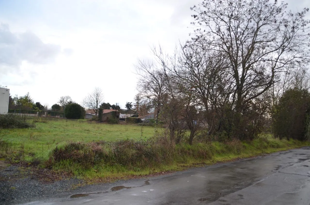 Terrain à bâtir de 576 m² à Sainte Hermine - Proche commodités 