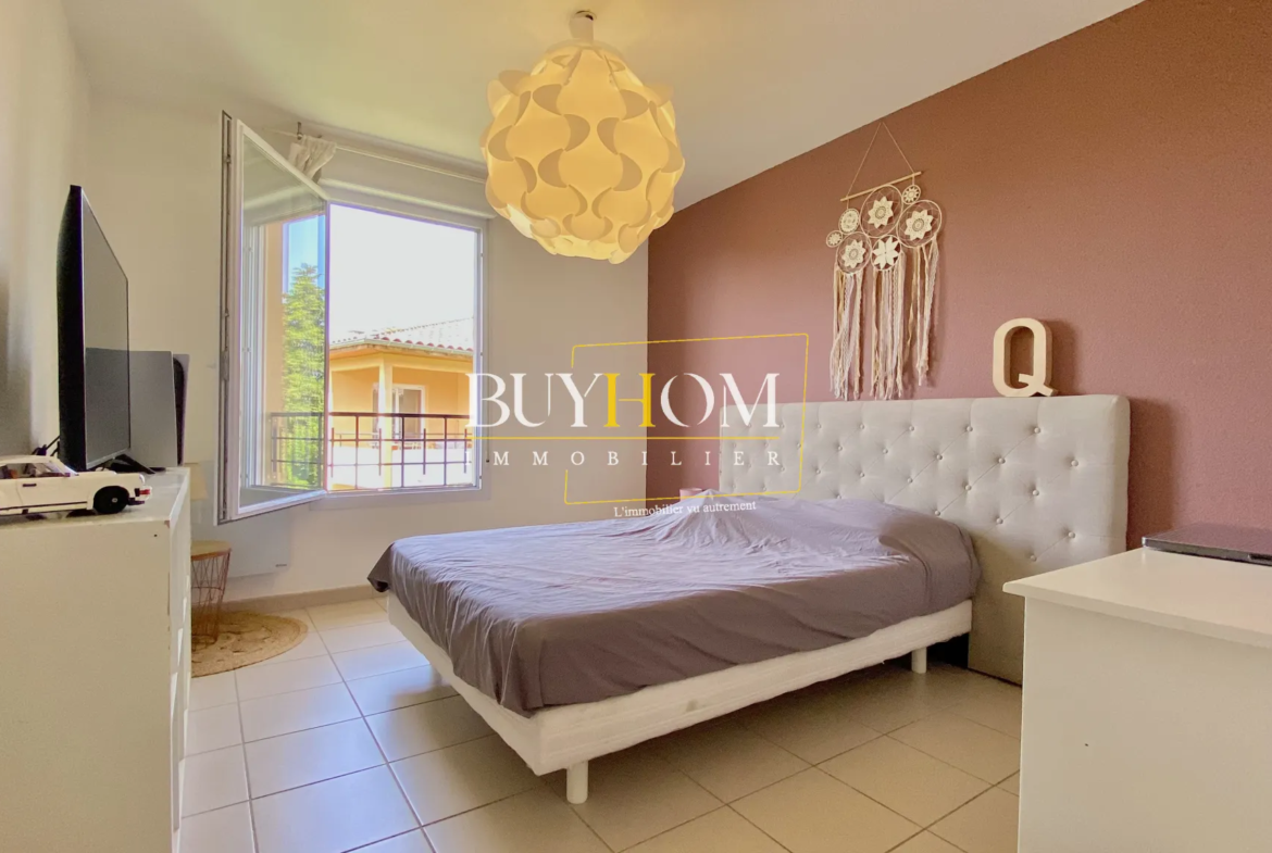 Appartement T2 de 44m2 avec balcon et piscine à L'Isle-sur-la-Sorgue 