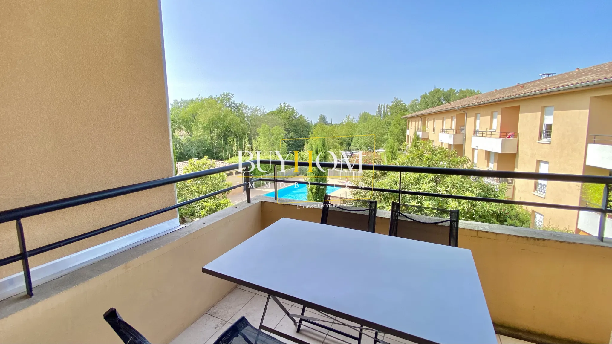 Appartement T2 de 44m2 avec balcon et piscine à L'Isle-sur-la-Sorgue 