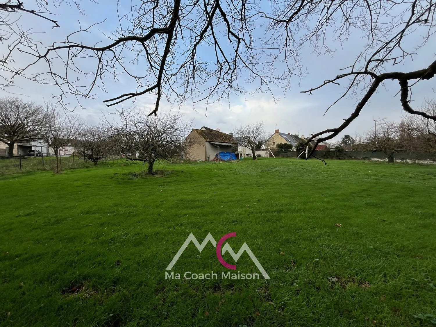 Terrain à bâtir de 1157 m² à La Chapelle des Marais 