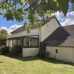 Grande maison rénovée à Trois-Vèvres avec jardin arboré