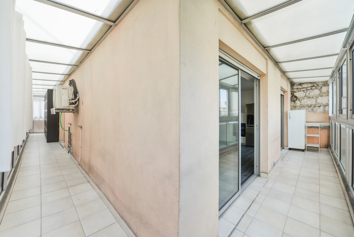 À vendre : Appartement 2 pièces à Nice Nord - Dernier étage 