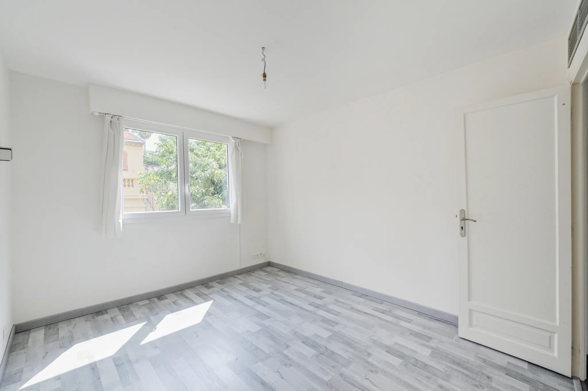 À vendre : Appartement 2 pièces à Nice Nord - Dernier étage 