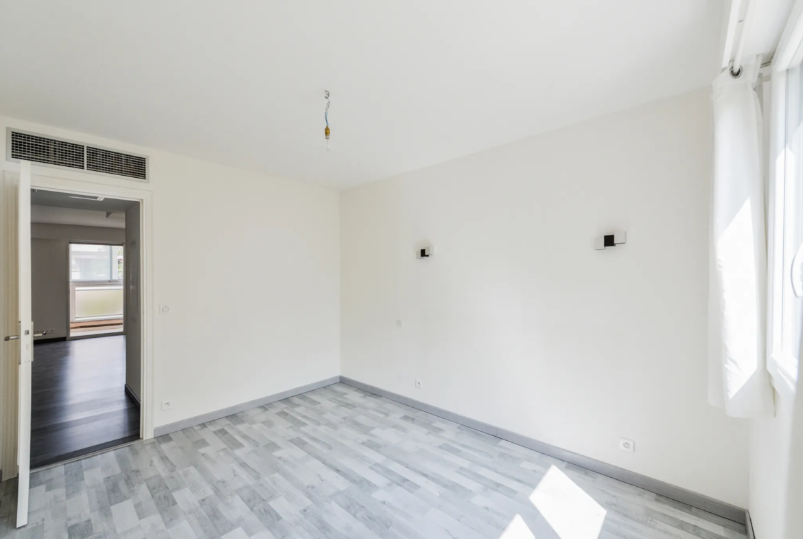 À vendre : Appartement 2 pièces à Nice Nord - Dernier étage 