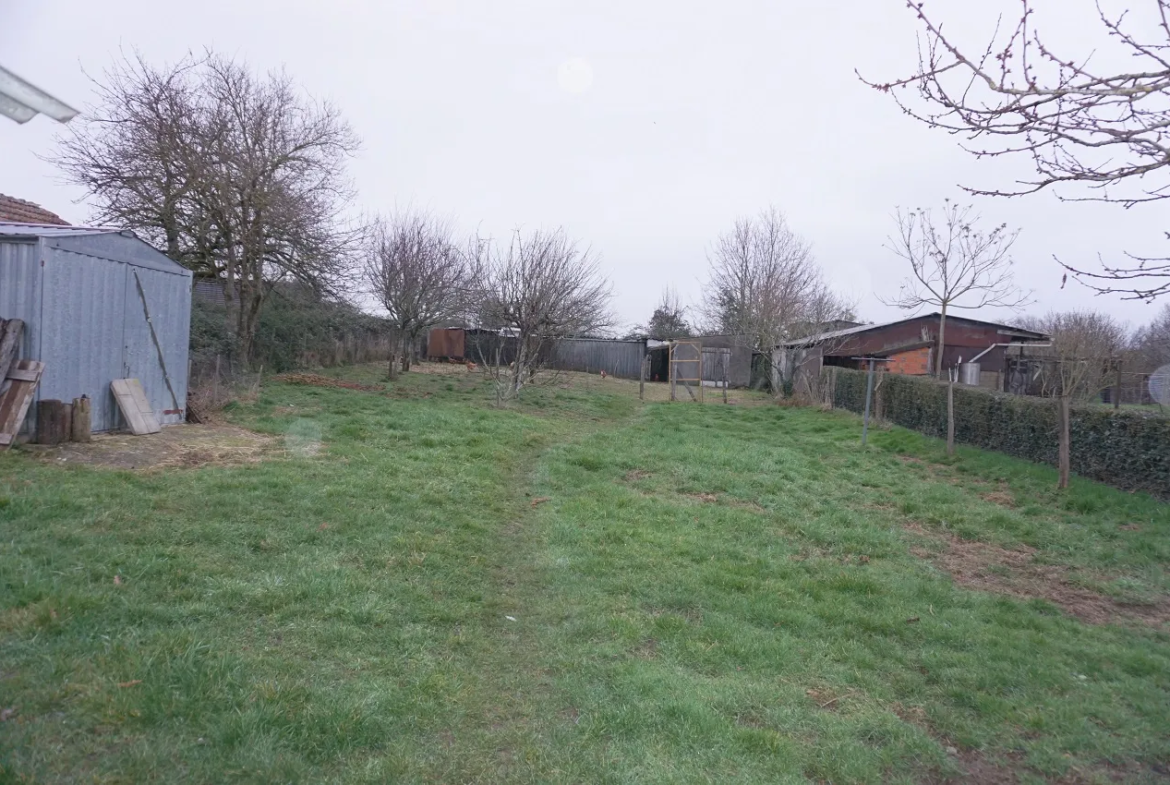 Maison avec terrain et dépendances à Digoin 