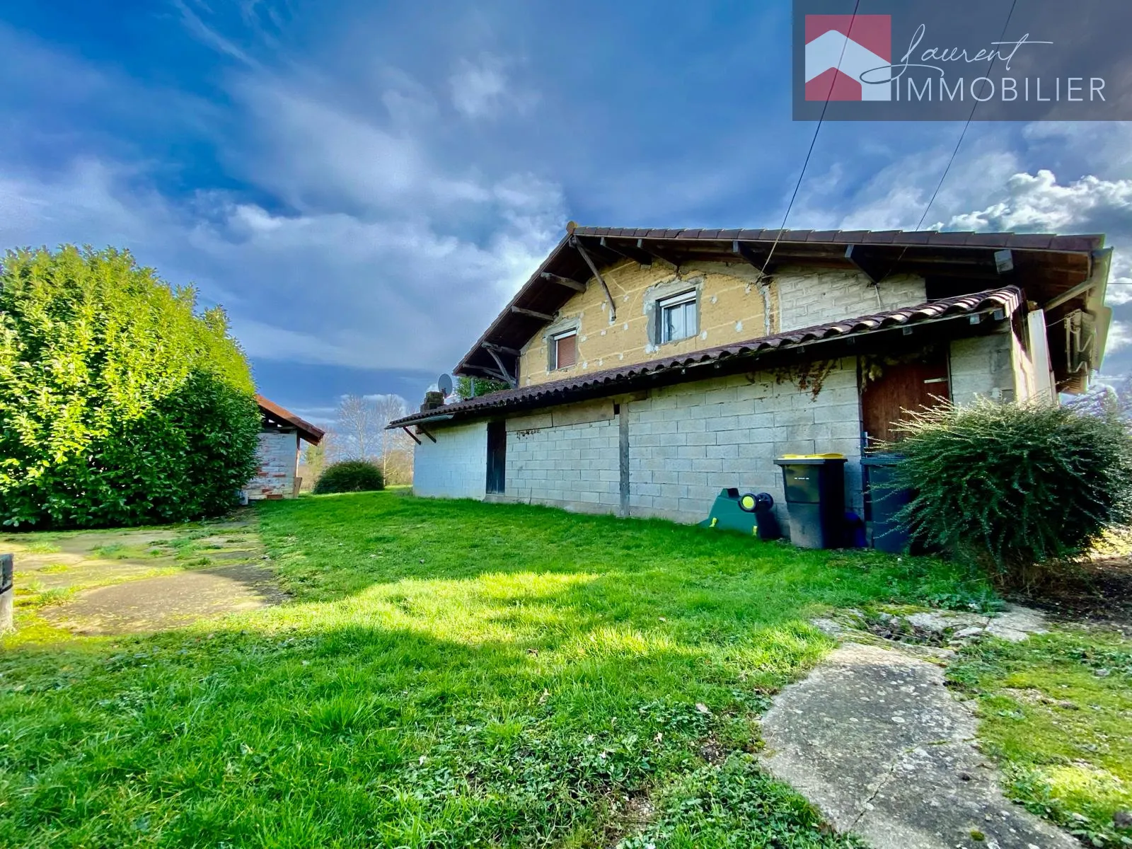 Belle maison familiale à vendre à Romenay avec jardin 