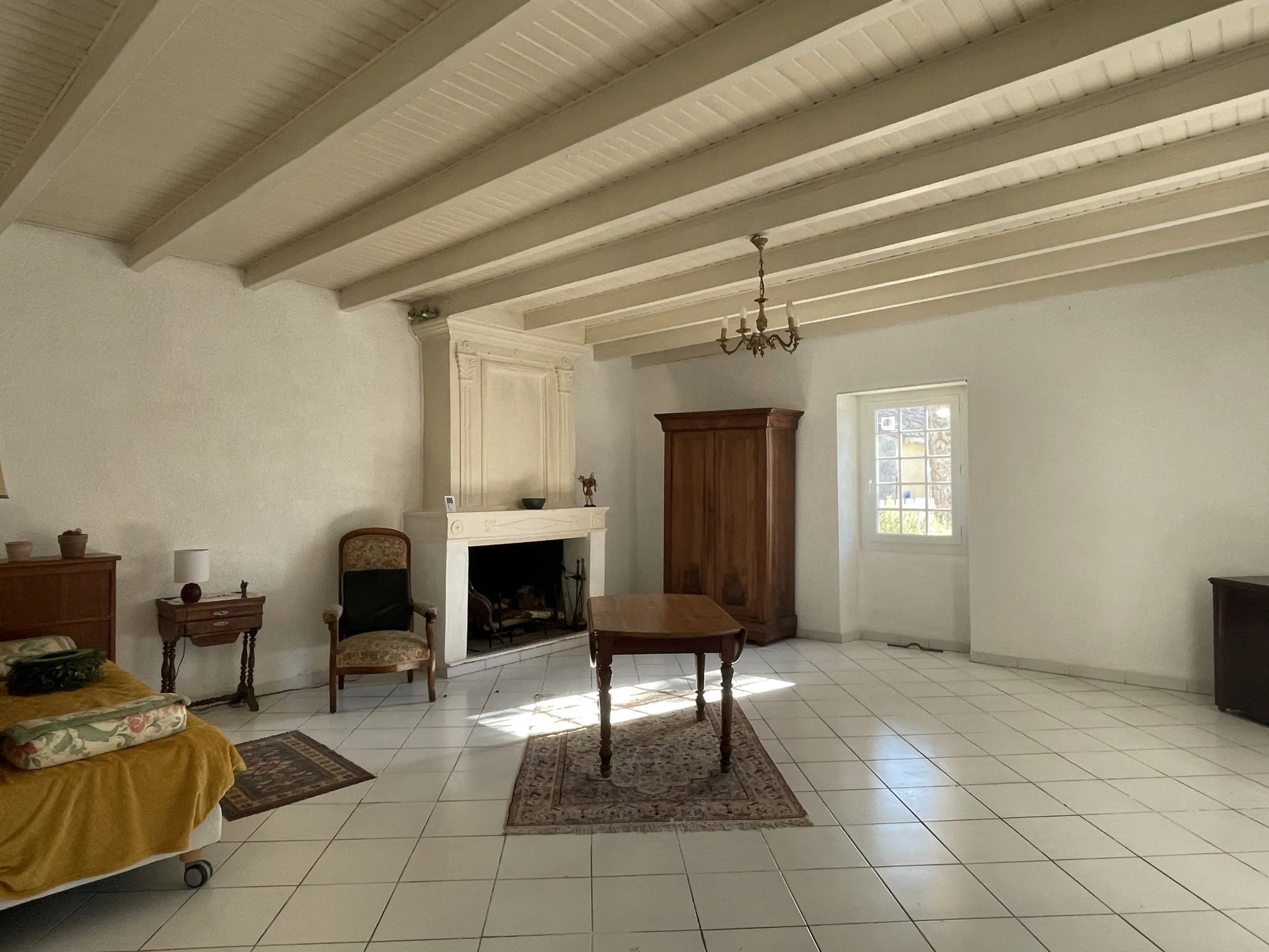 Belle maison en pierre à vendre à Martres avec dépendance et jardin 