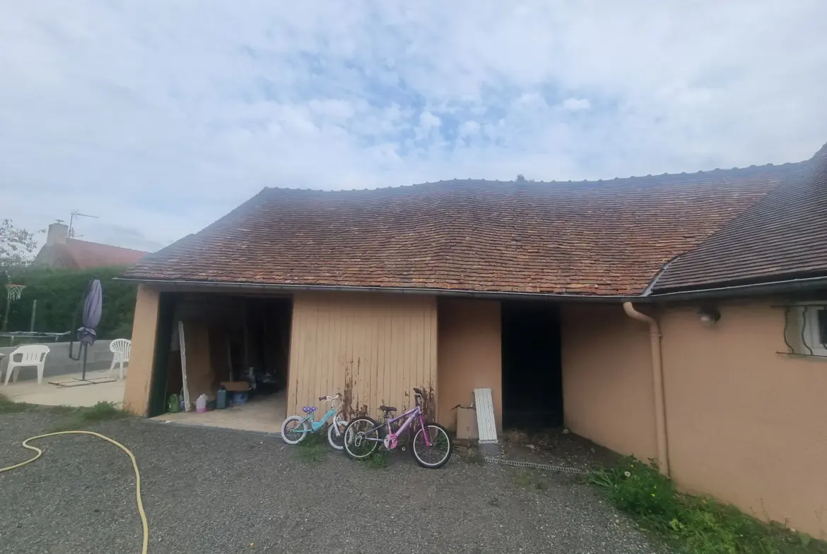 Spacieuse Maison de 161 m2 avec Terrain à Fresnay Sur Sarthe 