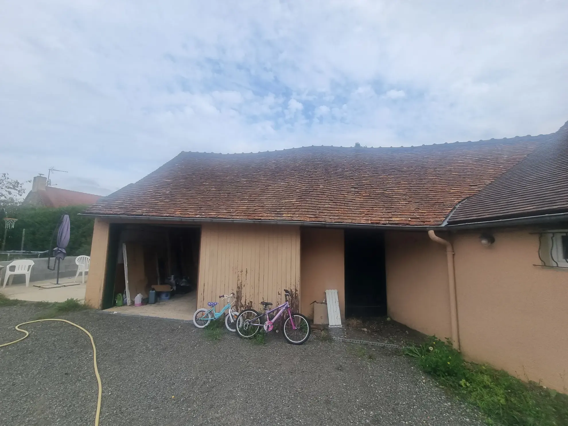 Spacieuse Maison de 161 m2 avec Terrain à Fresnay Sur Sarthe 