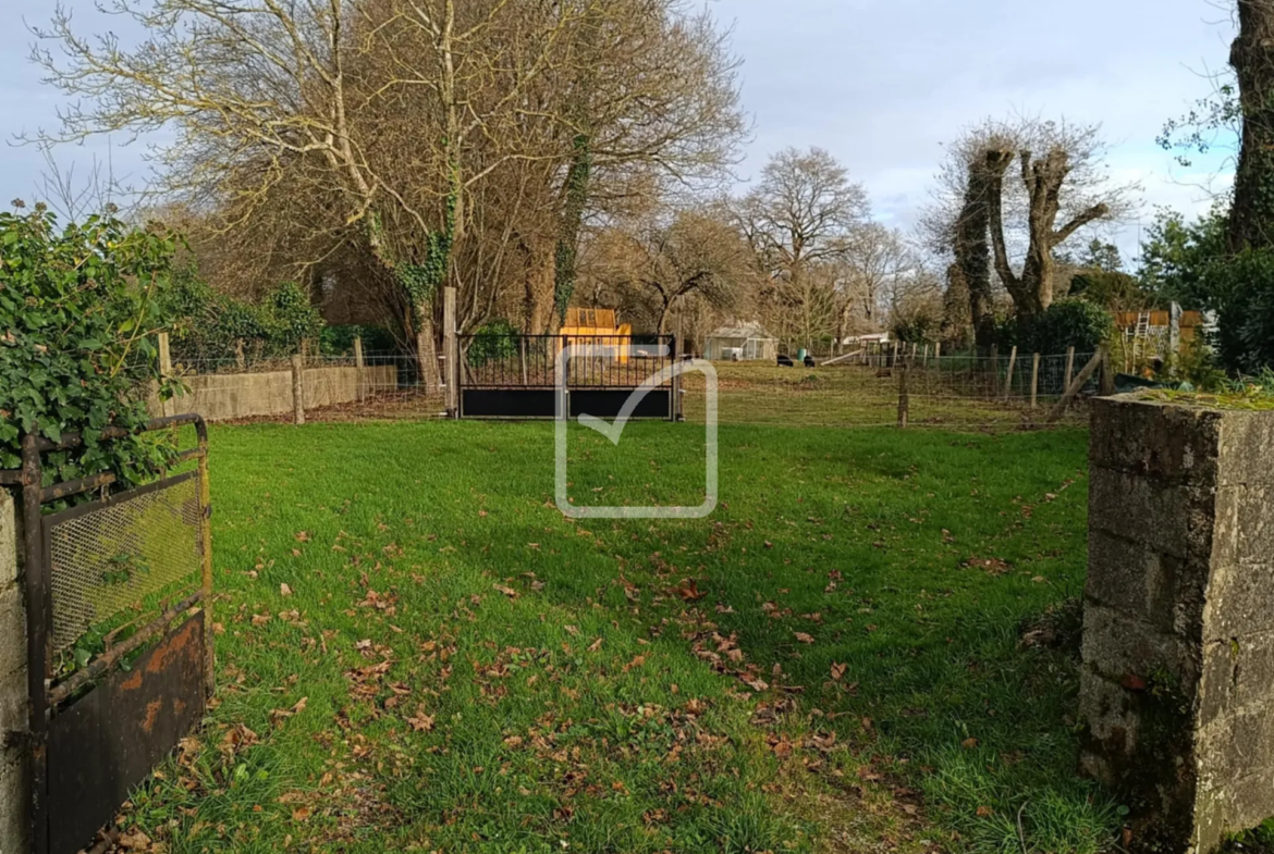 Maison en pierre à Radenac avec jardin de 2823 m2 et 3 chambres 