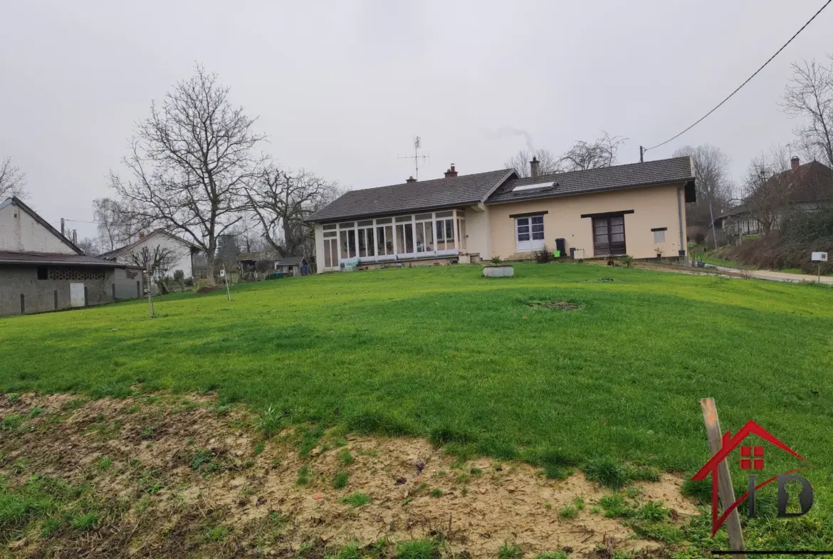 Maison 2 chambres avec terrain constructible à Louhans 