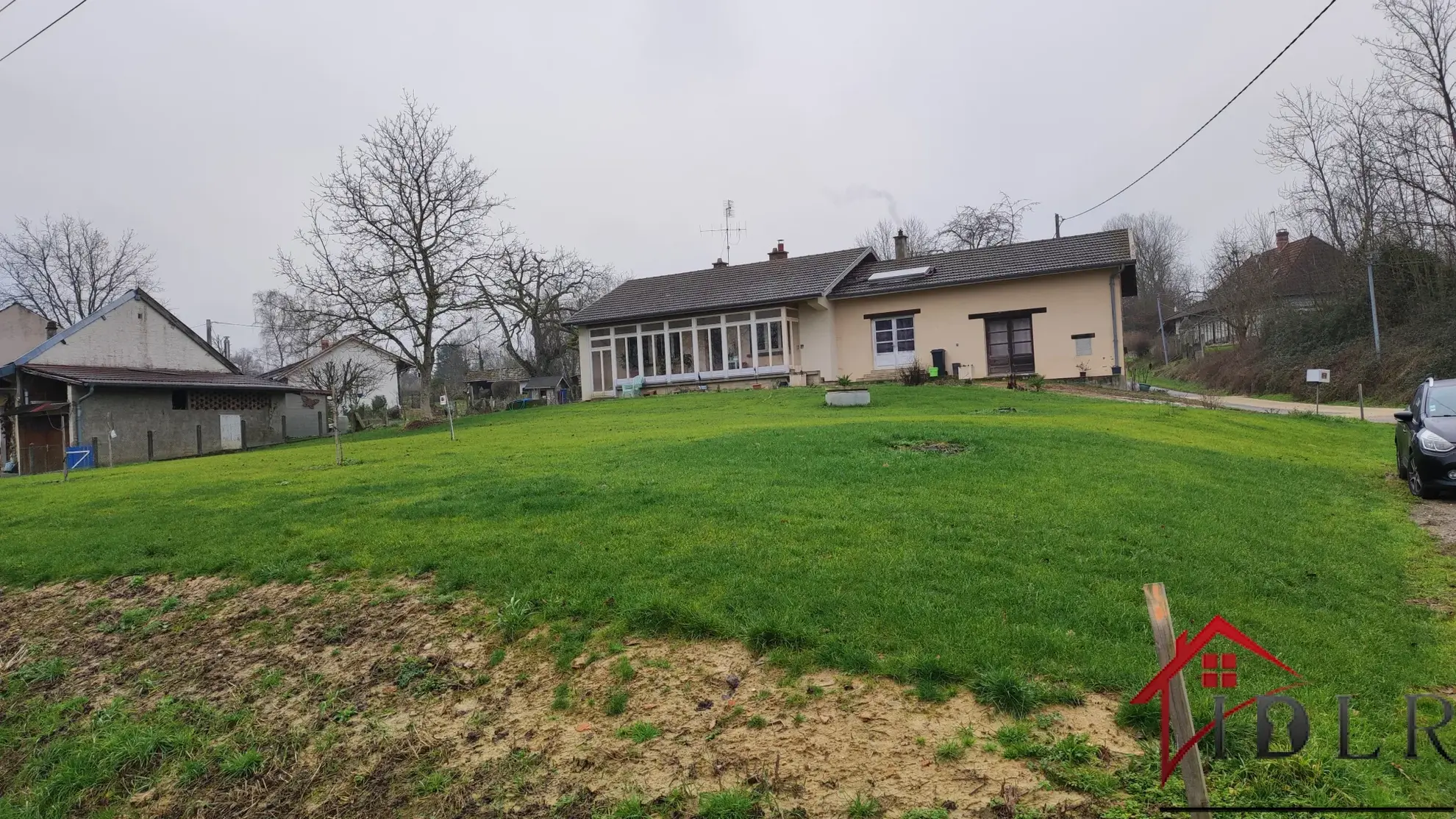 Maison 2 chambres avec terrain constructible à Louhans 