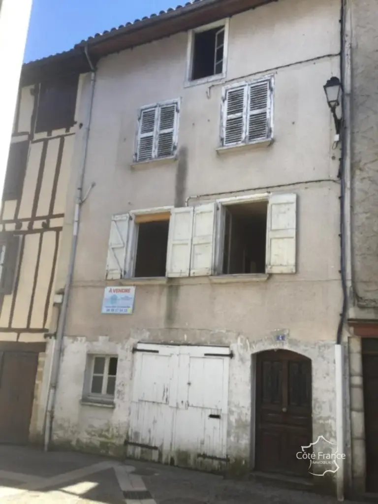 Maison de village à rénover à Maurs - Opportunité d'investissement