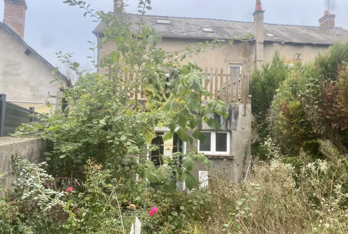 Maison ancienne mitoyenne de 3 chambres à Cronat 