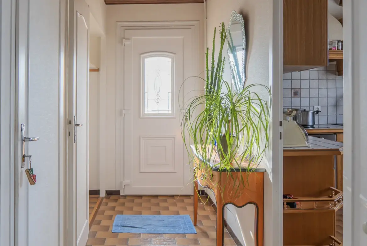 Maison à vendre à Saint-Mathurin, 93 m² avec jardin et garage 