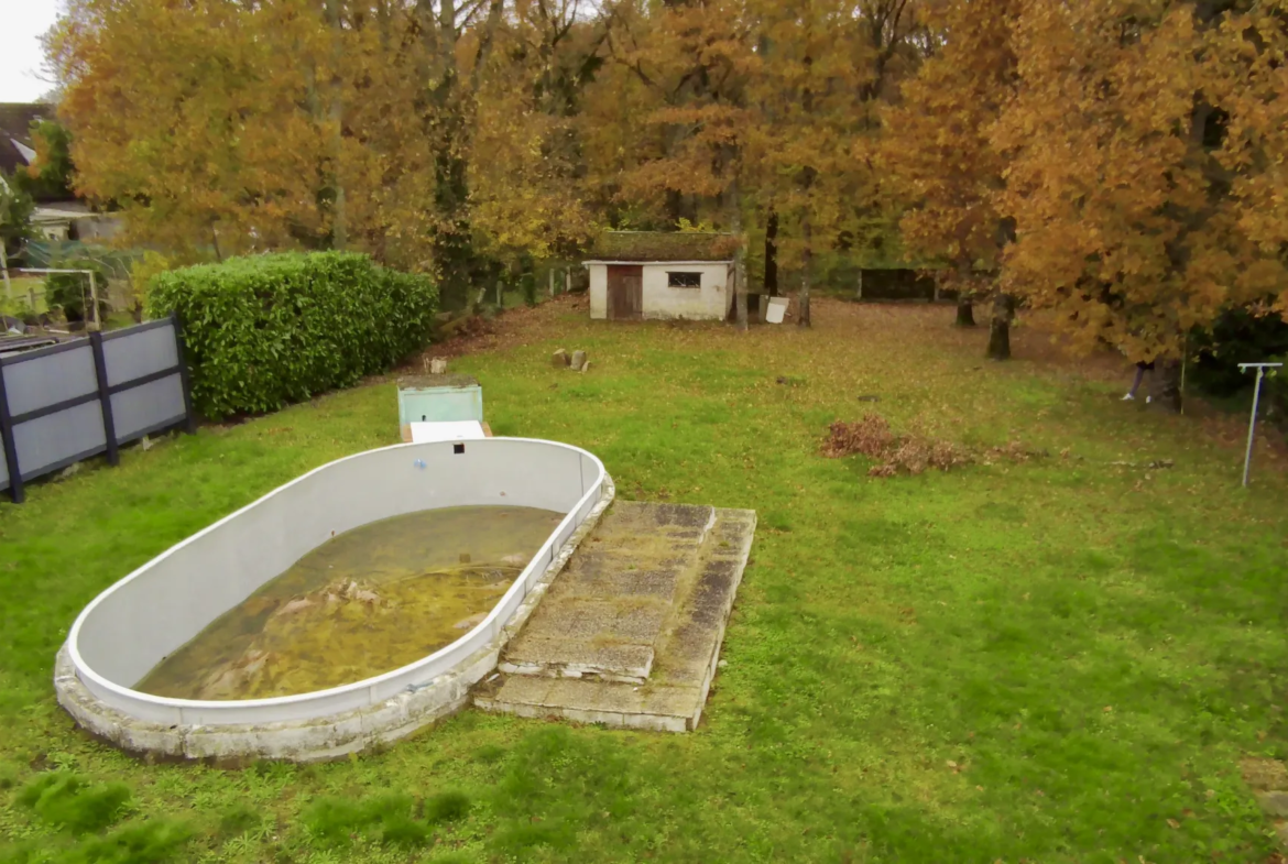 Maison de plain-pied à vendre à Chaillot avec piscine 