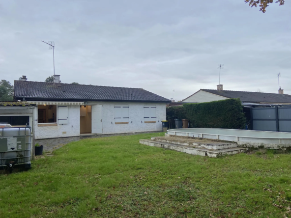 Maison de plain-pied à vendre à Chaillot avec piscine