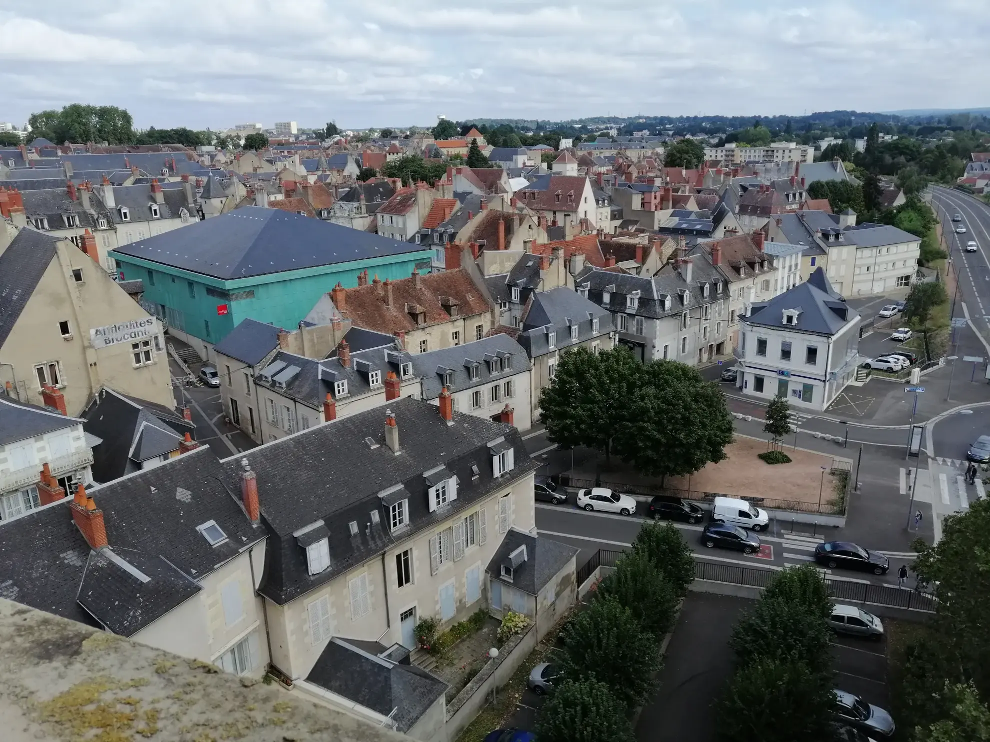 À vendre : Appartement 2 chambres avec vue sur Loire à Nevers 