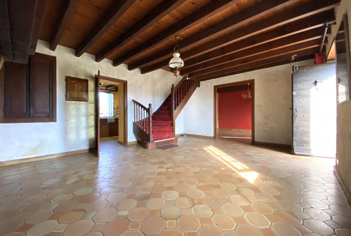 Maison Béarnaise T6 à vendre à Lagor avec vue sur les Pyrénées 