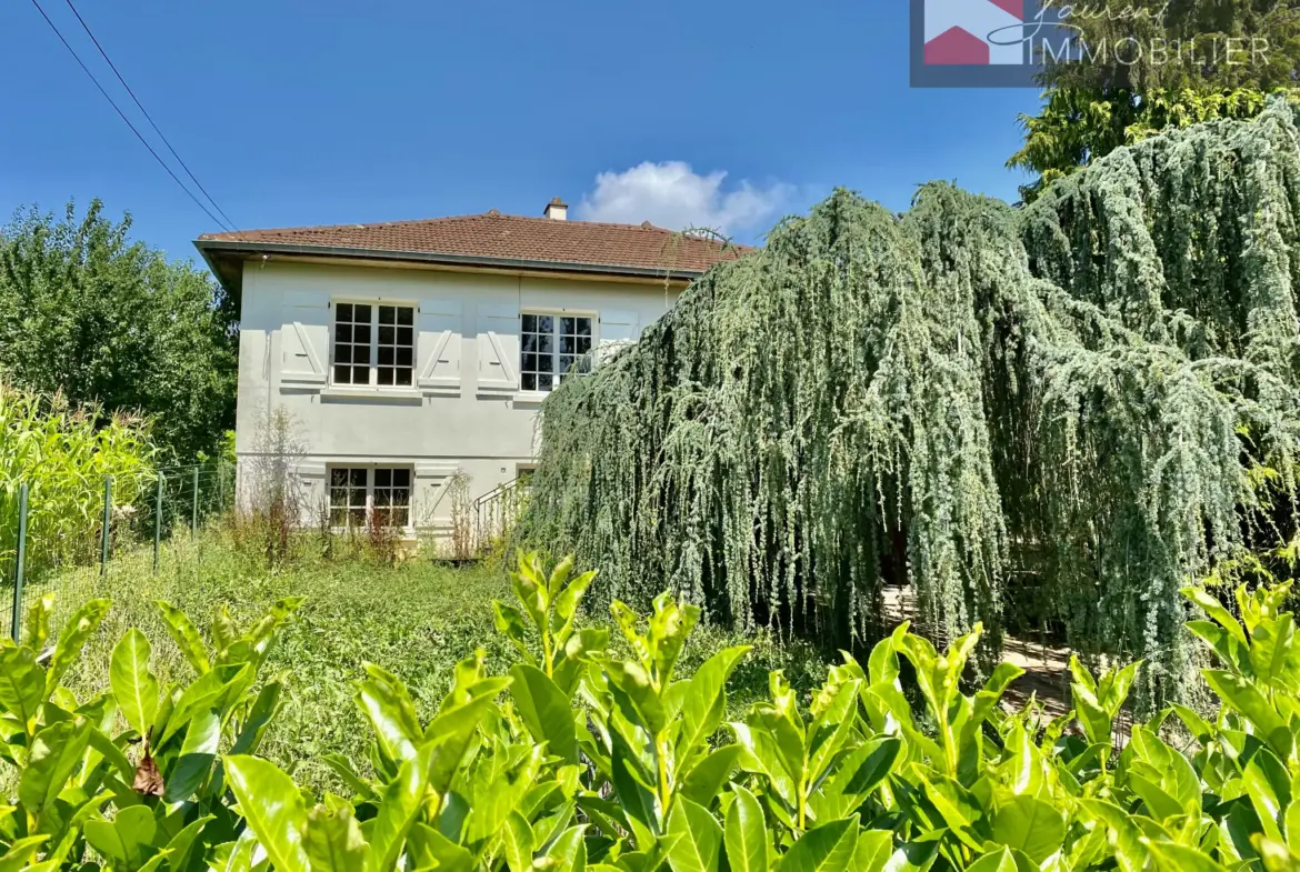 À vendre : Maison spacieuse de 130 m² à Tournus proche des commodités 