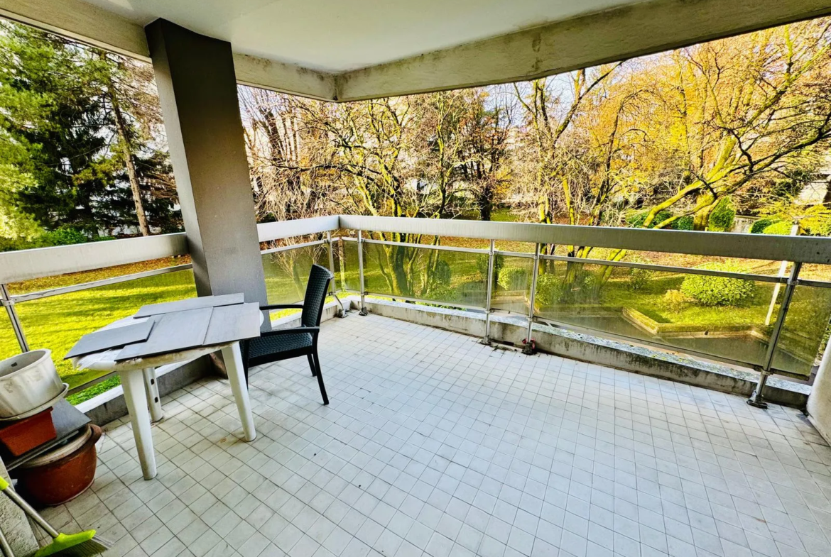 Superbe appartement T3 à vendre à Grenoble avec terrasse et parc 