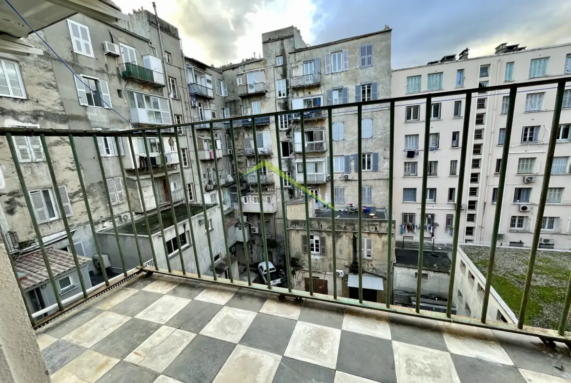 Vente Appartement T3 avec Balcon à Bastia Centre 