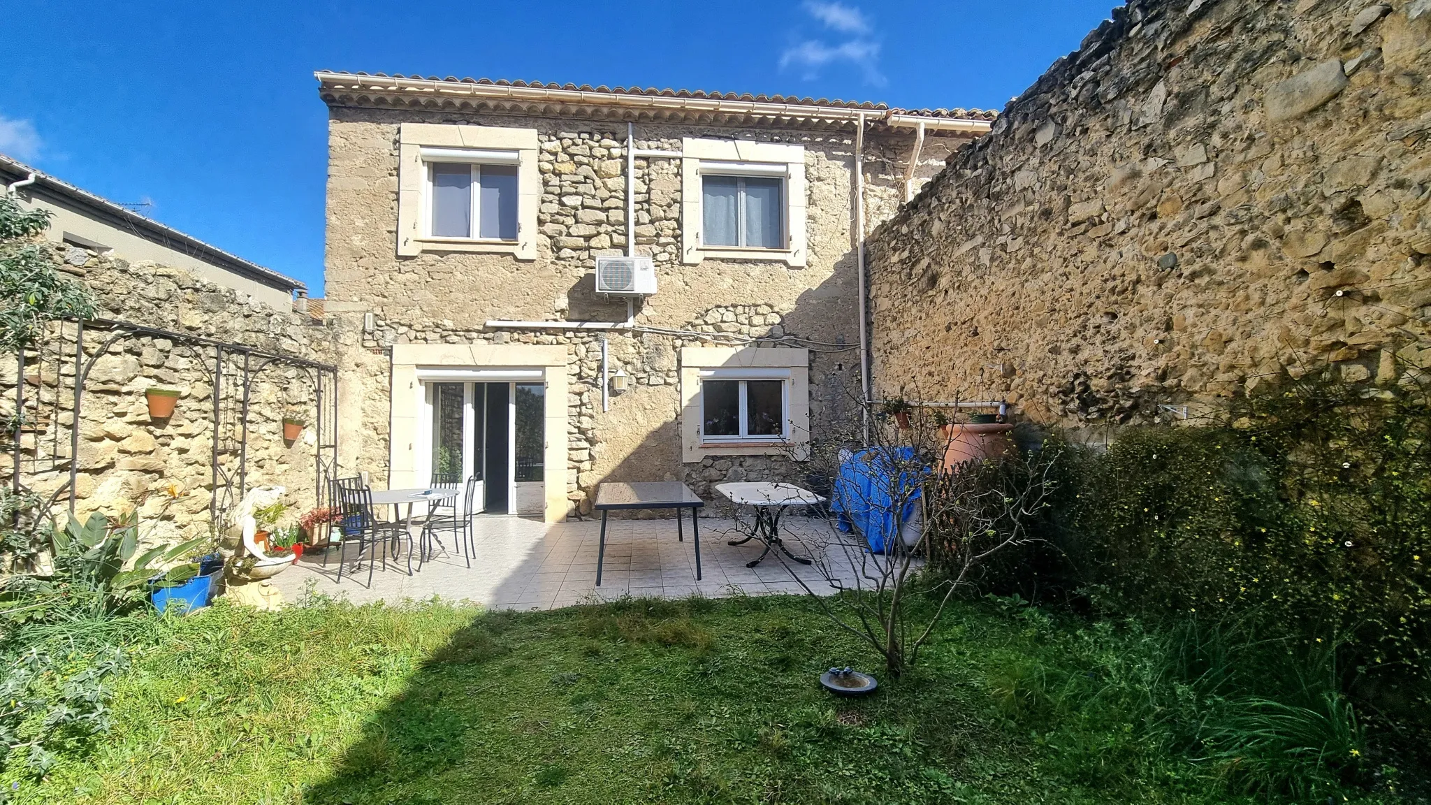 Spacieuse maison familiale avec jardin à Sallèles-d'Aude 