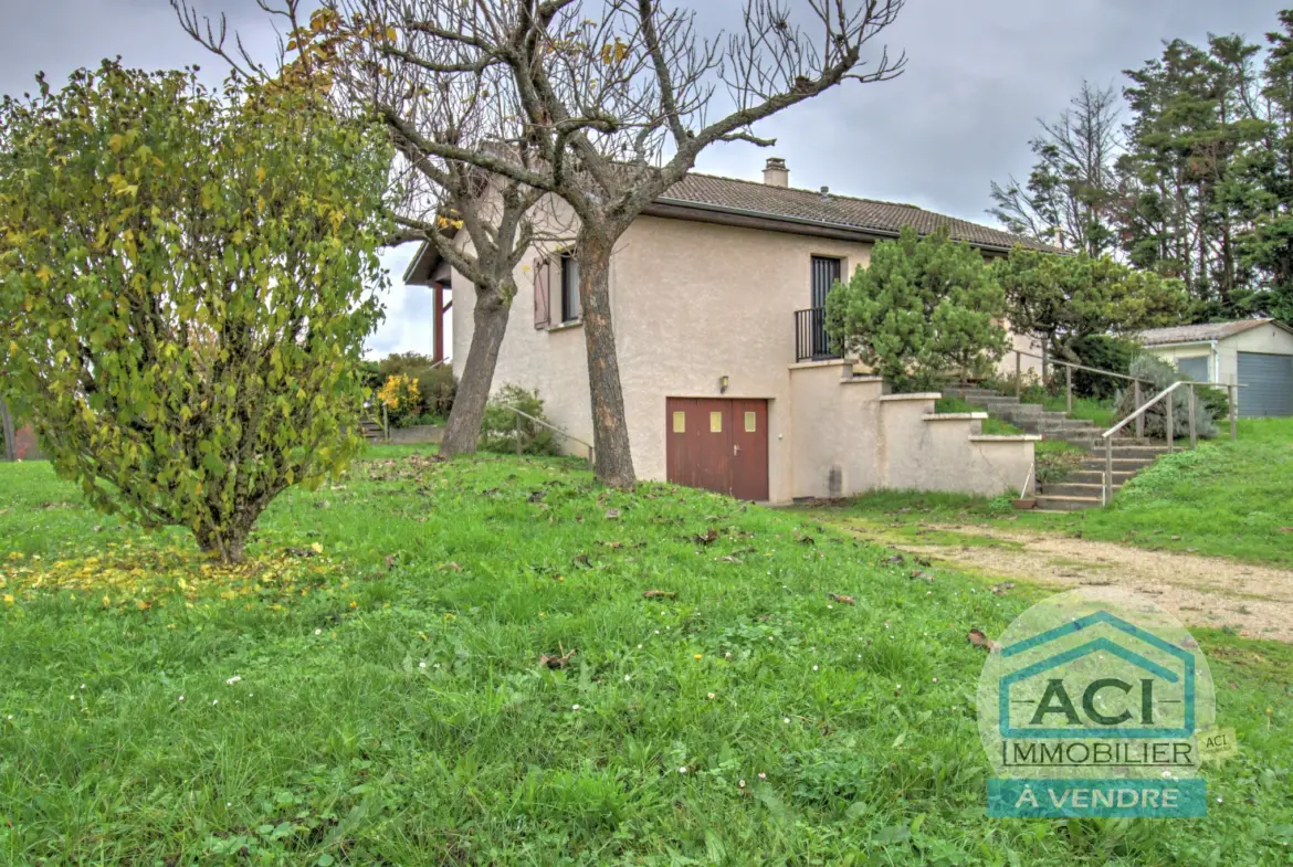 Maison individuelle de 77 m² - 2 chambres et grand garage à Luzinay 