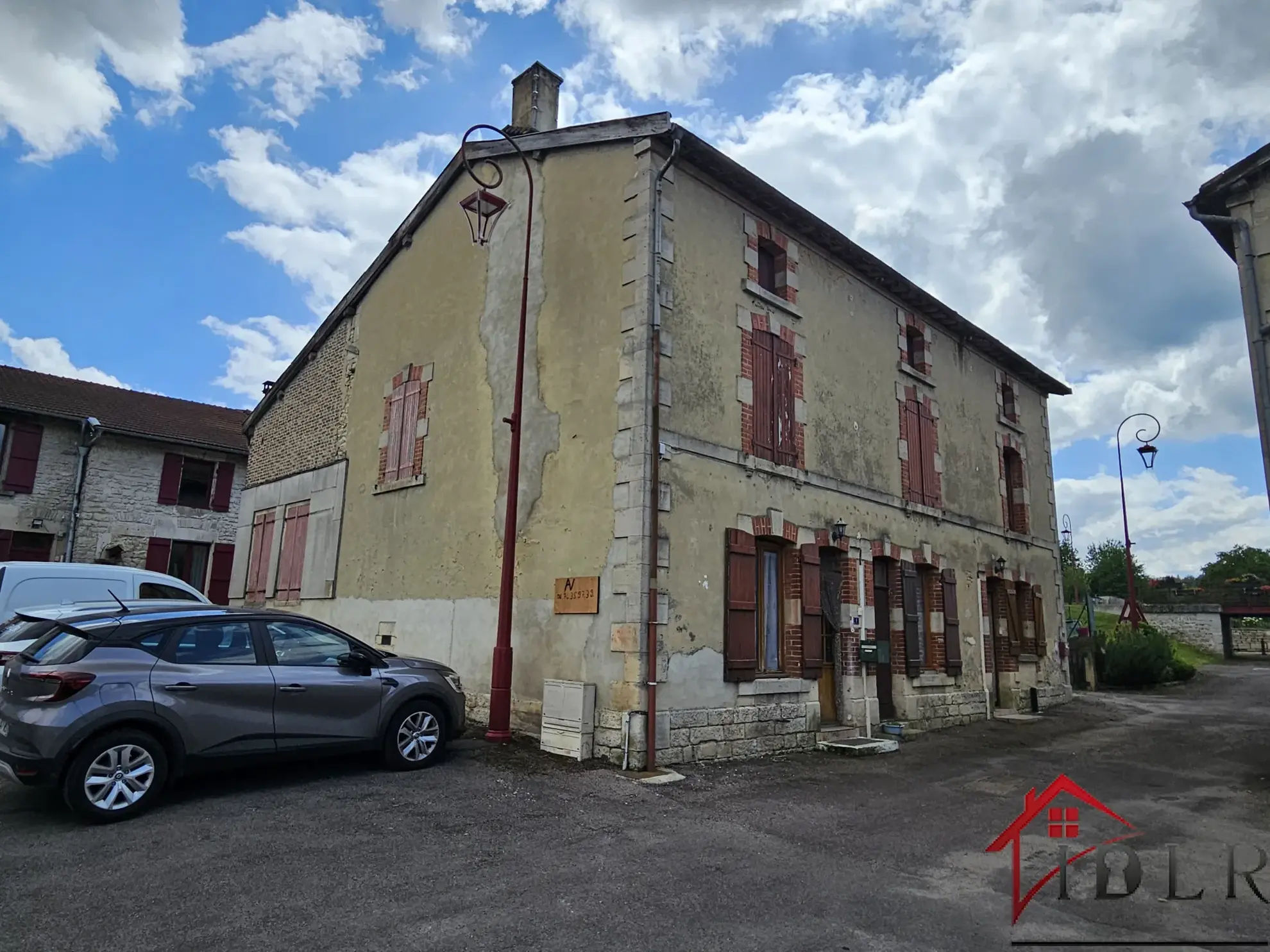 Vente d'un immeuble à Montreuil-Sur-Blaise avec 2 logements et remise 