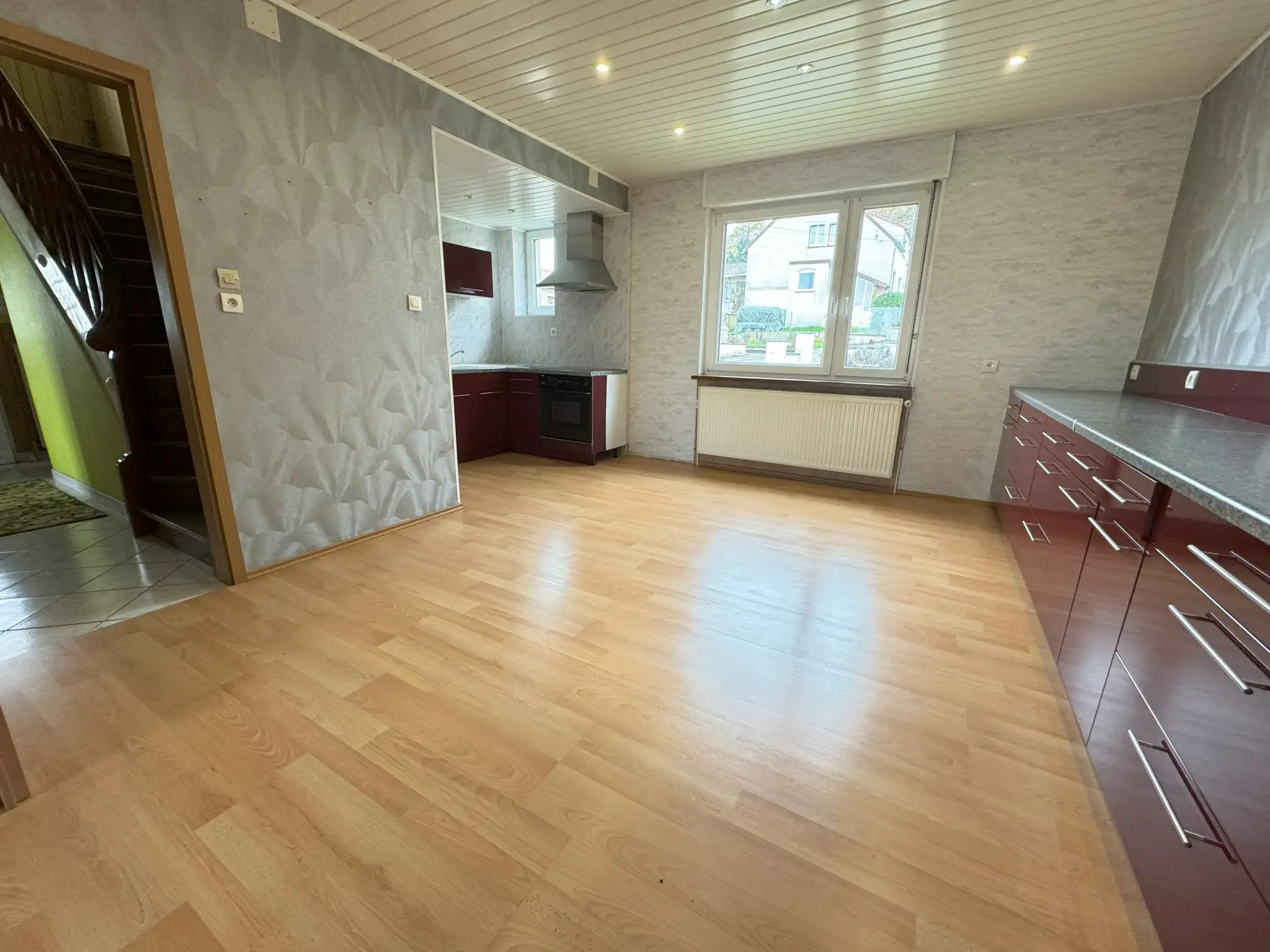 Maison à vendre à SARREINSMING - 145 m² - 3 chambres - 165 000 € 