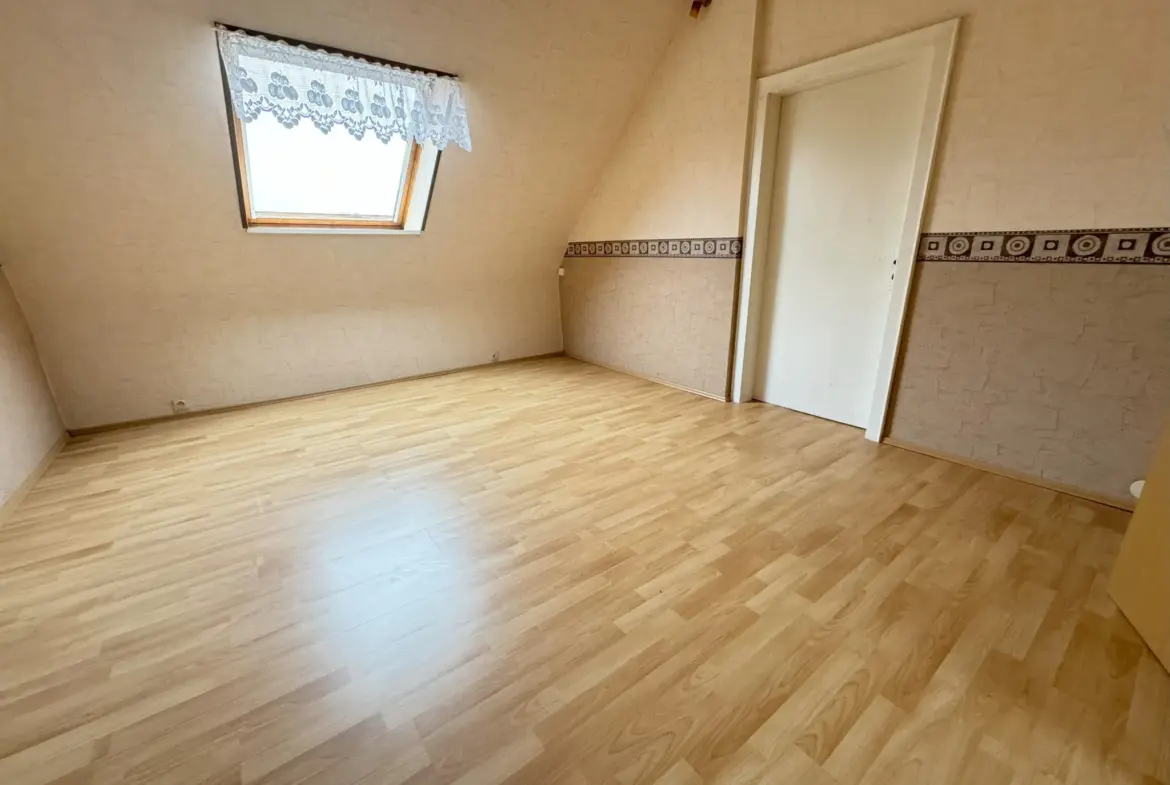 Maison à vendre à SARREINSMING - 145 m² - 3 chambres - 165 000 € 