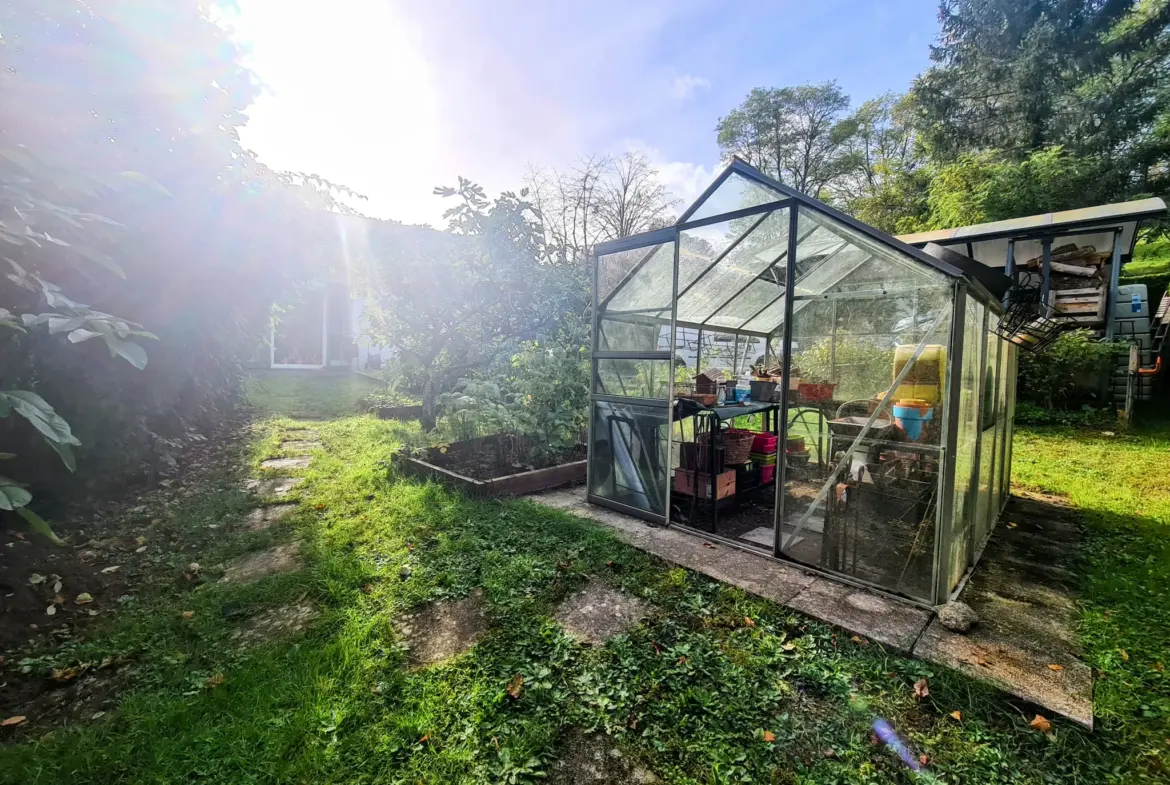 Pavillon T.7 de 150 m² avec jardin à Varennes Vauzelles 